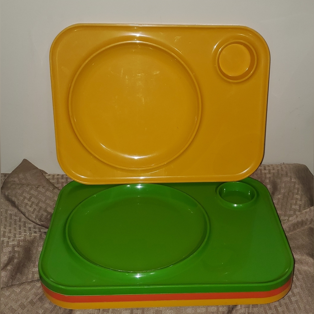 4 Fesco Vintage Melamine trays